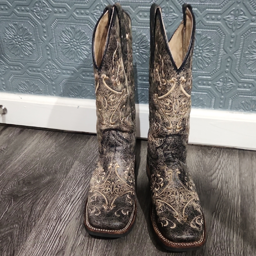 Circle G Black and Cream Heeled Boots